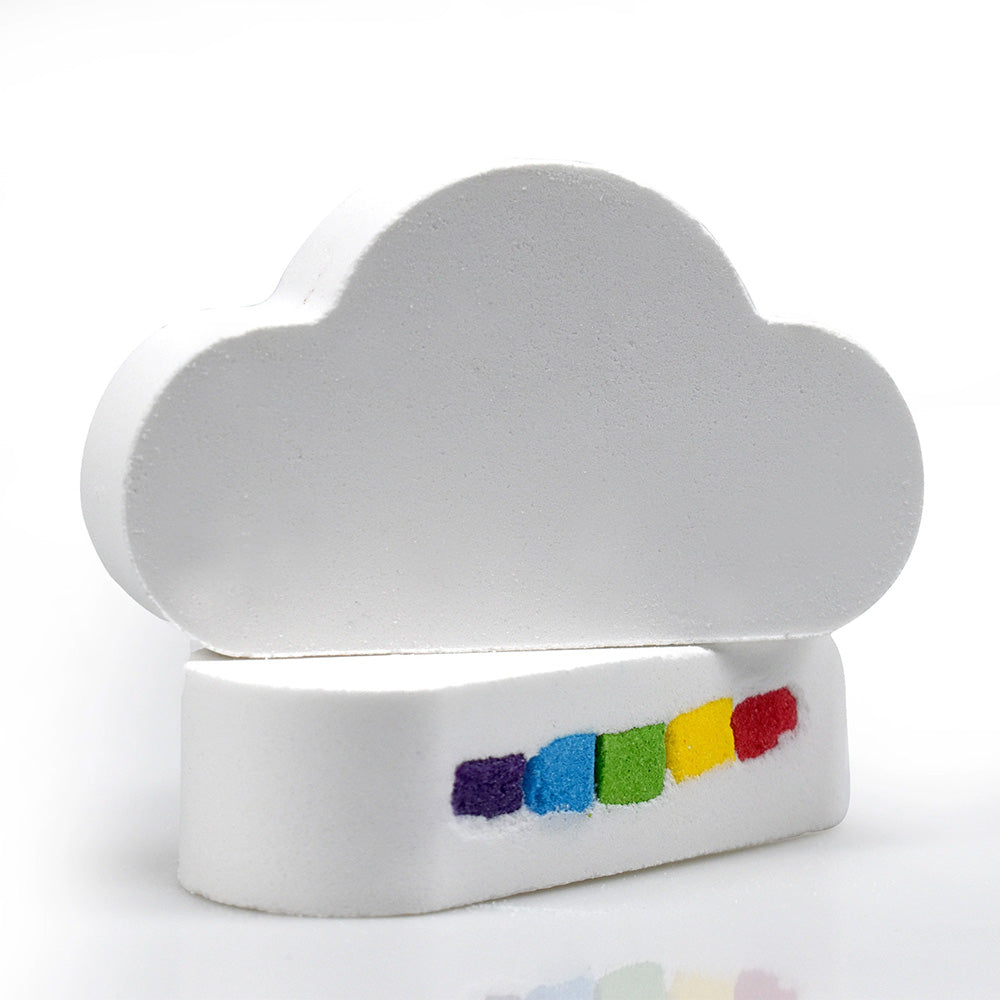 Regenbogen-Badebombe in Wolkenform